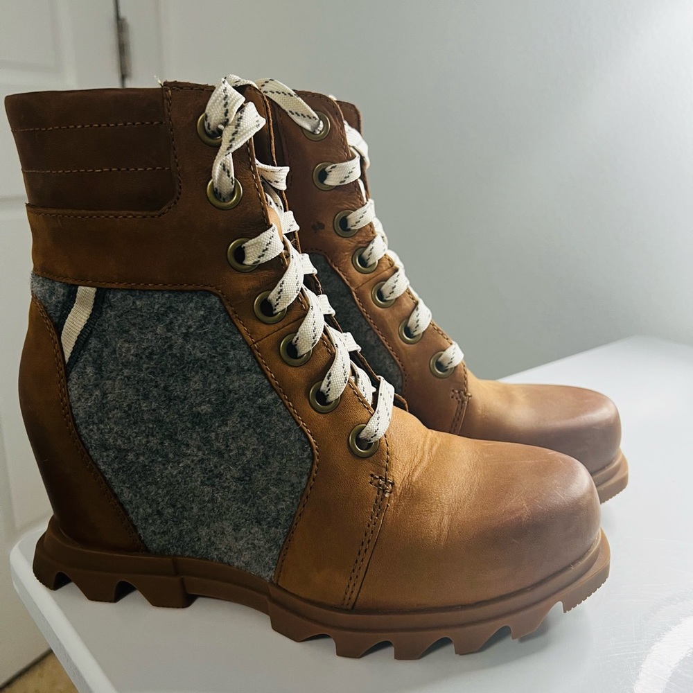 JOAN OF ARCTIC™ WEDGE III LEXIE BOOTIE